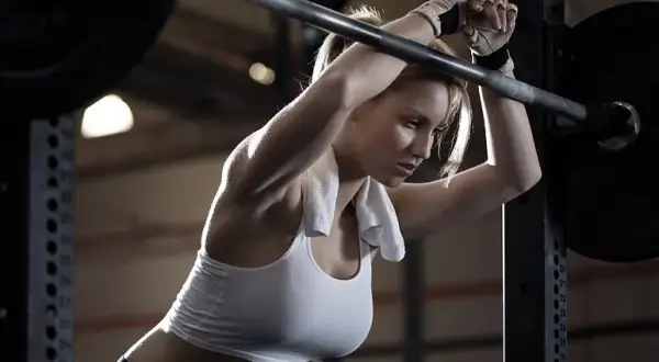 CrossFit na odchudzanie: Jak skutecznie spalać tłuszcz i budować formę?