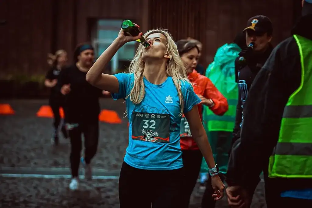 Bieganie po alkoholu: czy to bezpieczne? Poznaj ryzyko i fakty